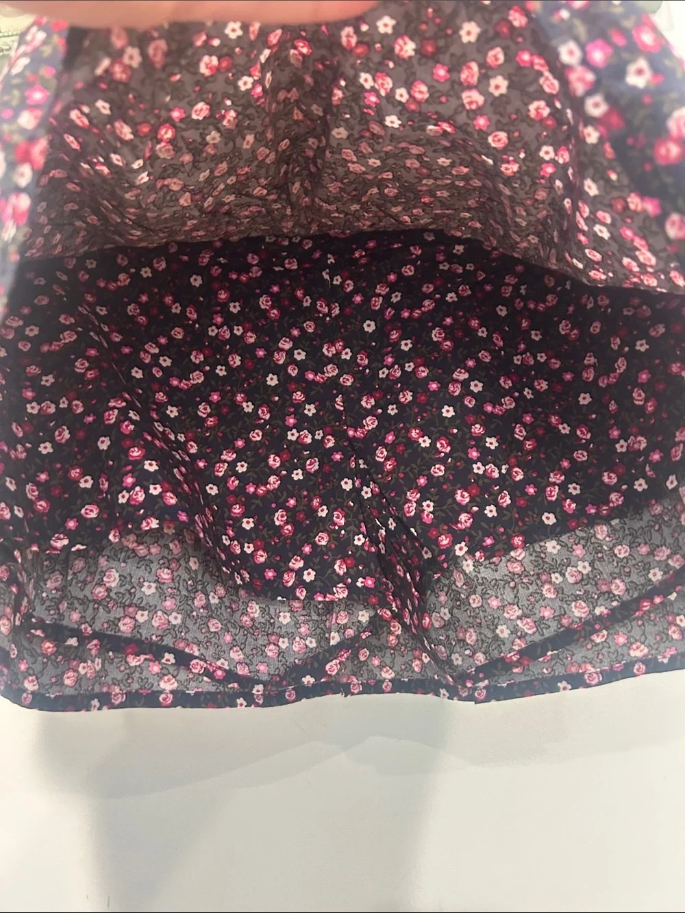 GAP Black Mini tiered ruffle mini skirt with Pink & White Floral Print large new
